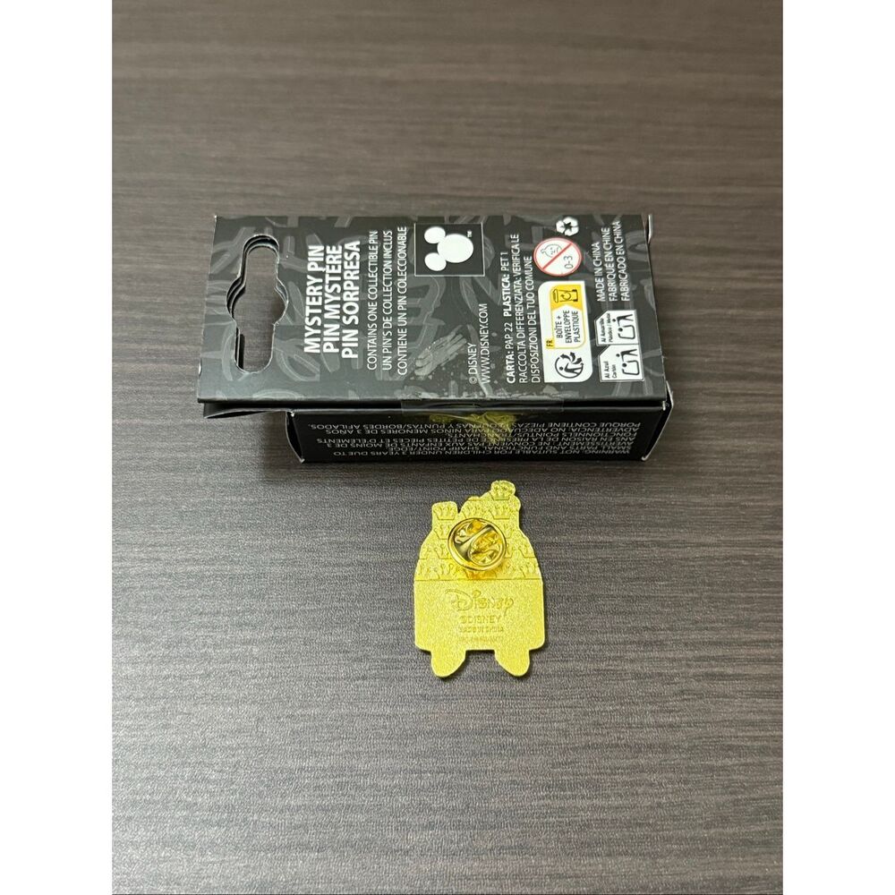 Loungefly Disney Mickey & Friends Backpack Blind Box Enamel Pin - Goofy - Picture 2 of 2